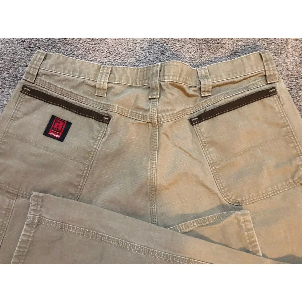 Riggs Workwear by Wrangler Men's size 40X32 Carpenter pants - RipStop